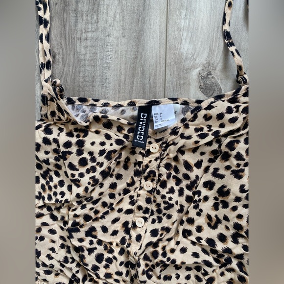 H&M Leopard Romper - Picture 4 of 4